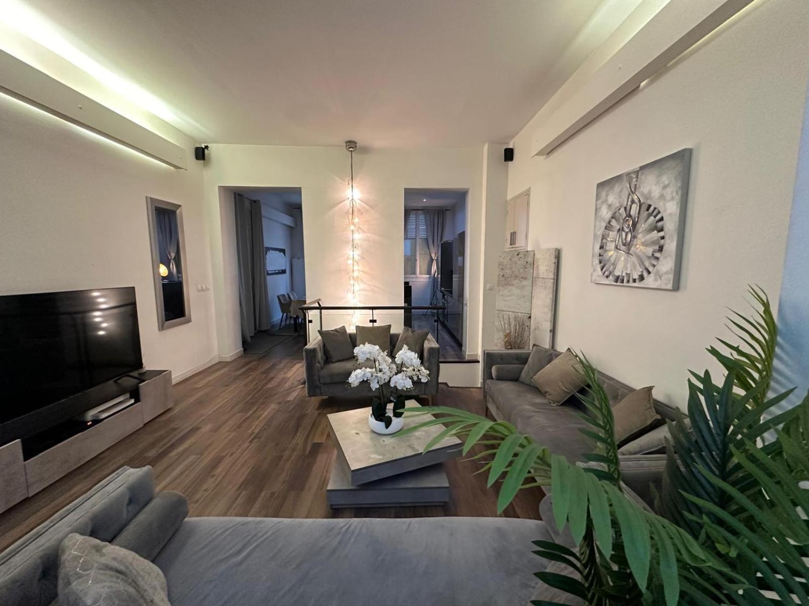 Les Champs Elysees-125M2 Modern And Spacious Paryż Zewnętrze zdjęcie