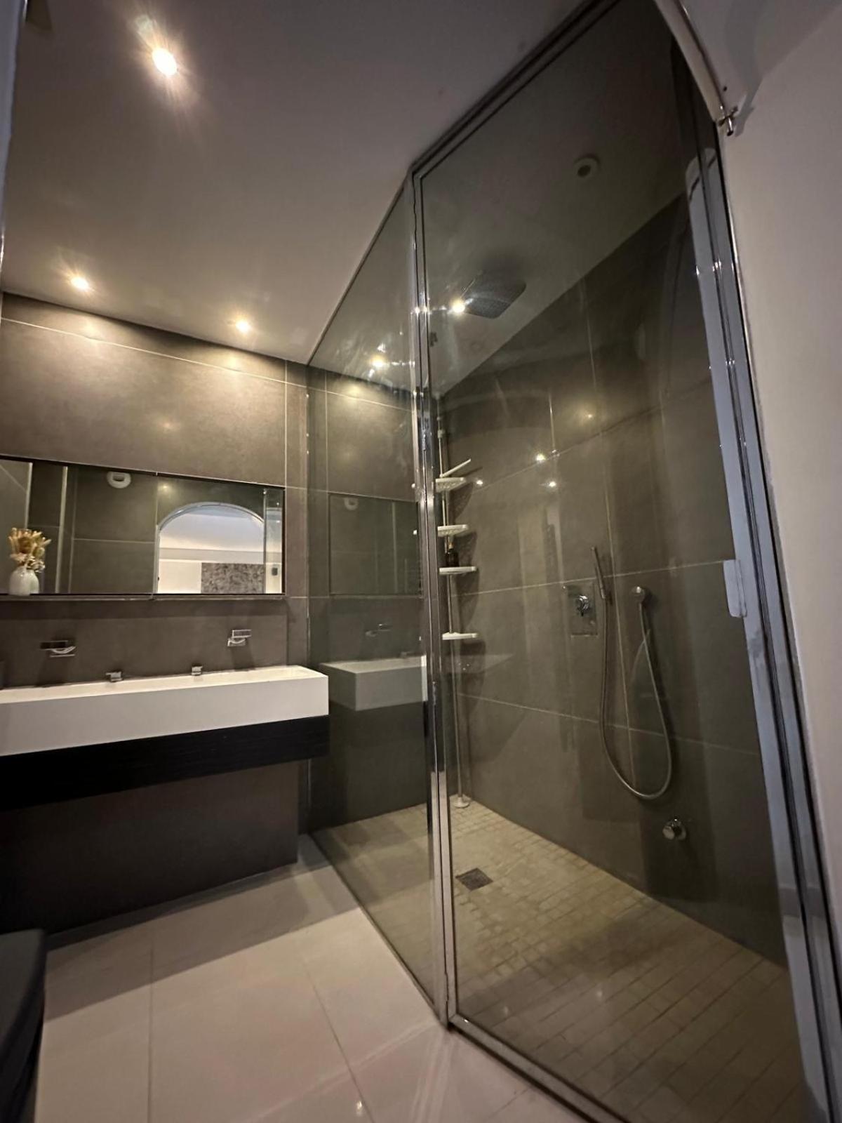 Les Champs Elysees-125M2 Modern And Spacious Paryż Zewnętrze zdjęcie