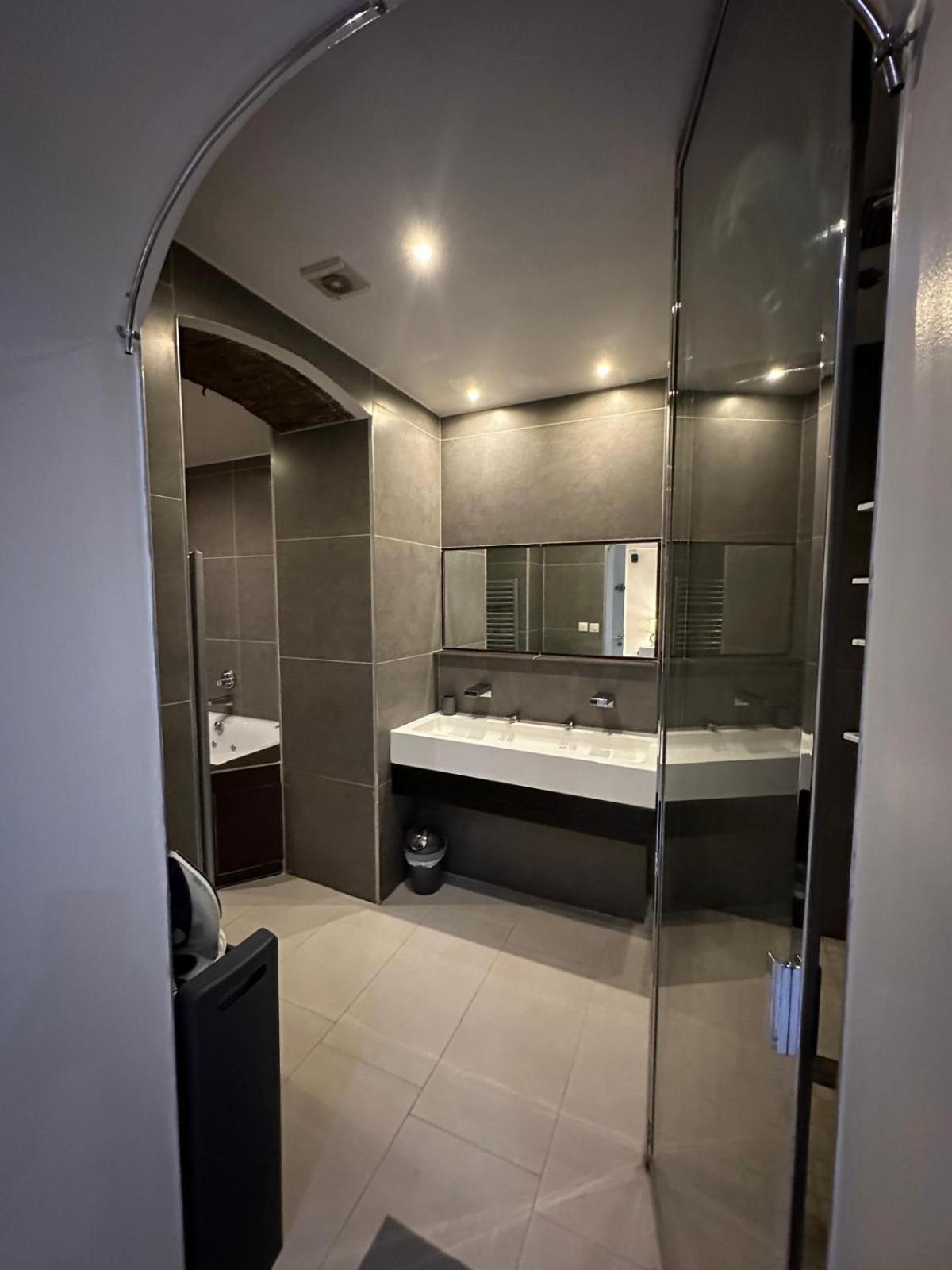 Les Champs Elysees-125M2 Modern And Spacious Paryż Zewnętrze zdjęcie